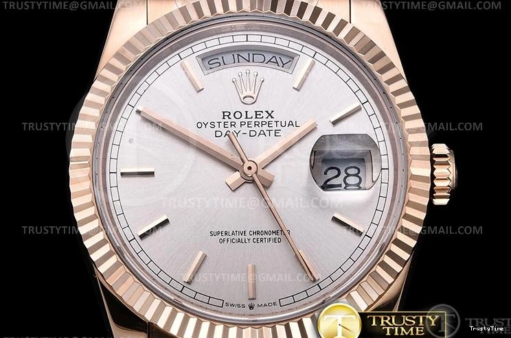 1030 RDD0219E – DayDate 36mm RelaxedFit 695